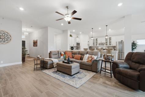 2262 Hoja New Braunfels TX 78132