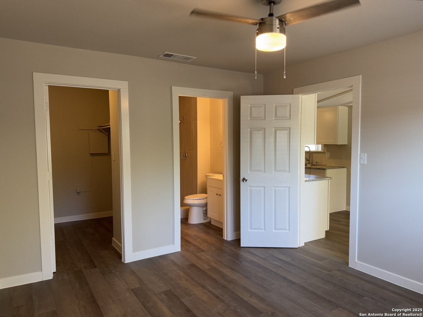106 Woodview Live Oak TX 78233