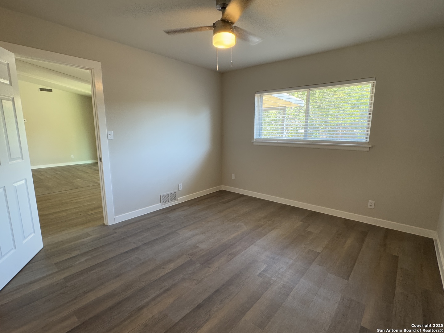106 Woodview Live Oak TX 78233