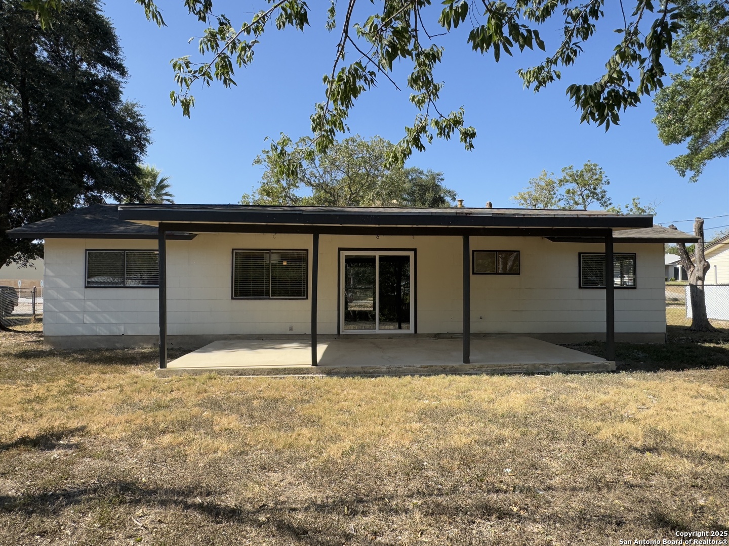 106 Woodview Live Oak TX 78233