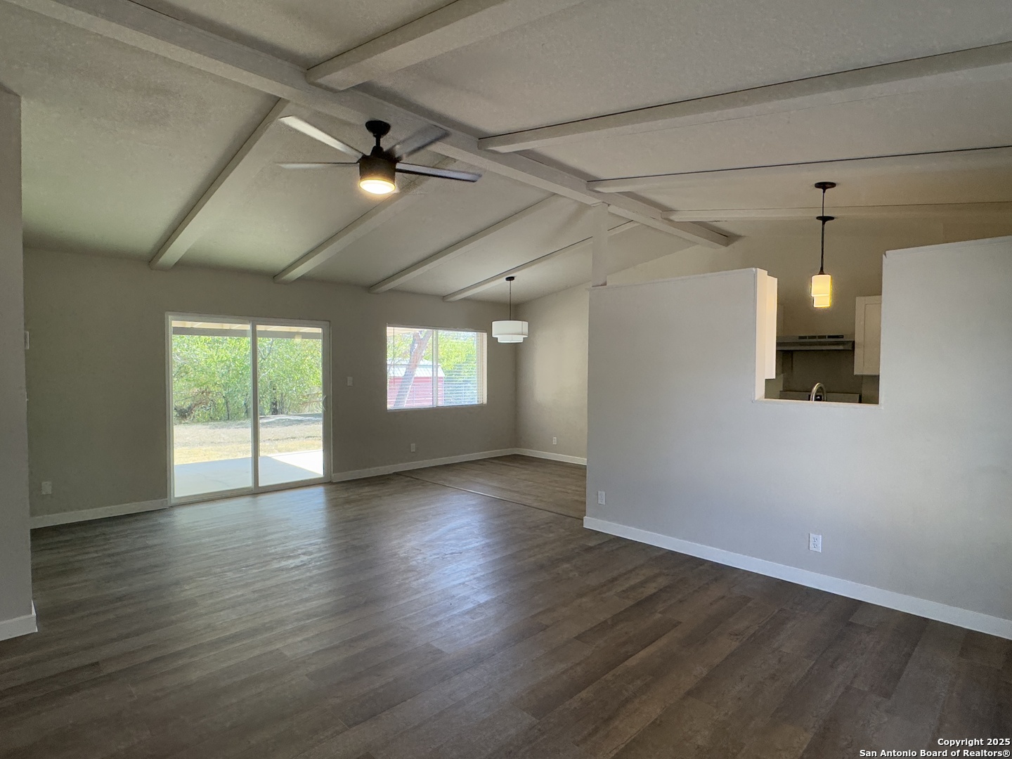 106 Woodview Live Oak TX 78233