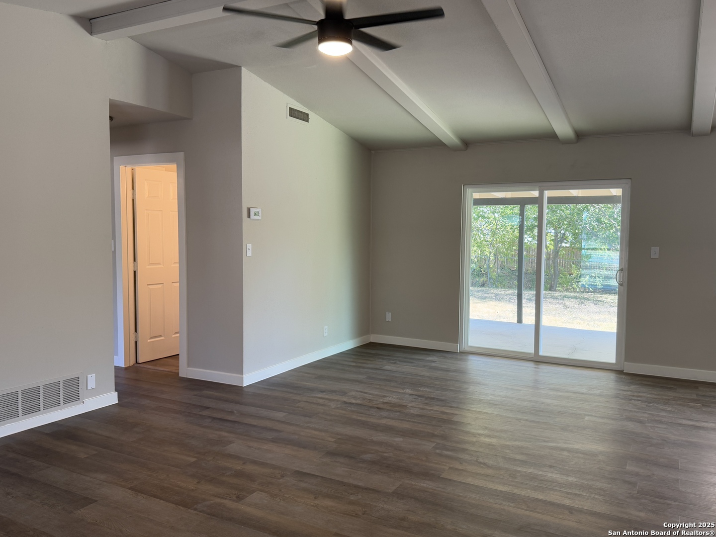 106 Woodview Live Oak TX 78233