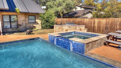 6454 N Us Highway 83 Leakey TX 78873