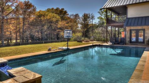 6454 N Us Highway 83 Leakey TX 78873