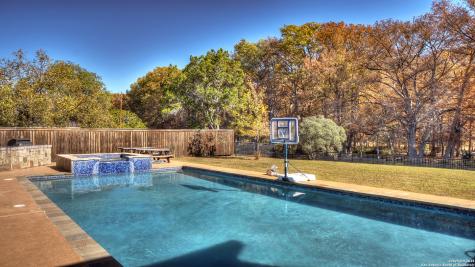 6454 N Us Highway 83 Leakey TX 78873