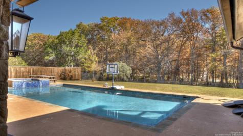 6454 N Us Highway 83 Leakey TX 78873