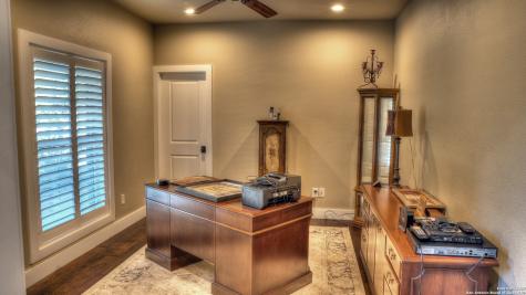 6454 N Us Highway 83 Leakey TX 78873