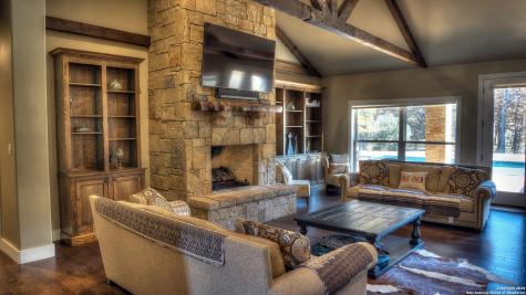 6454 N Us Highway 83 Leakey TX 78873