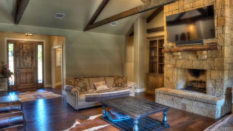 6454 N Us Highway 83 Leakey TX 78873