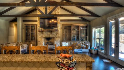 6454 N Us Highway 83 Leakey TX 78873