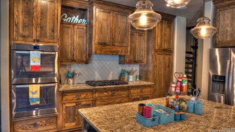 6454 N Us Highway 83 Leakey TX 78873