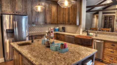 6454 N Us Highway 83 Leakey TX 78873