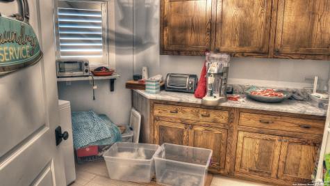 6454 N Us Highway 83 Leakey TX 78873