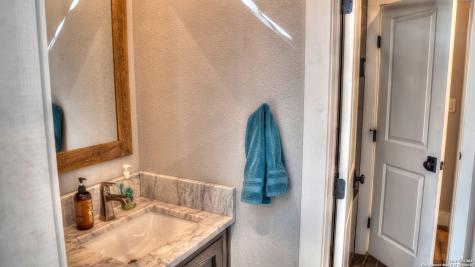 6454 N Us Highway 83 Leakey TX 78873