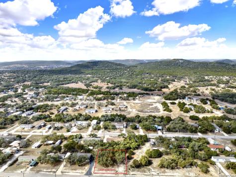 1508 Bandera Bandera TX 78003