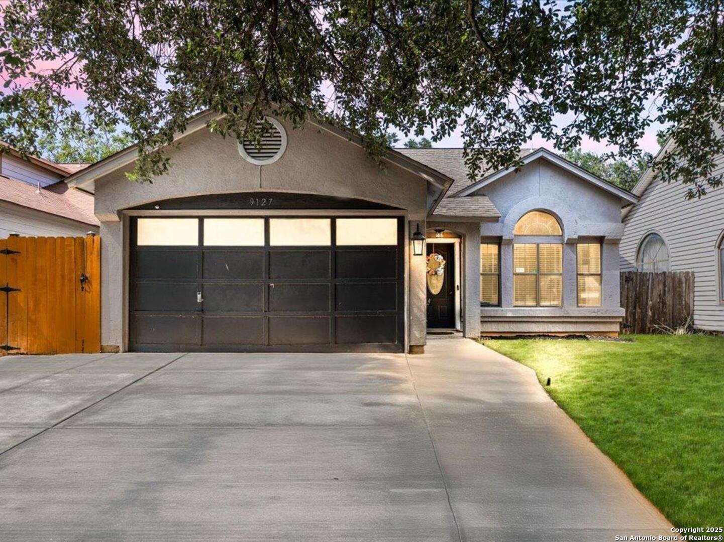 9127 Village Brown San Antonio TX 78250