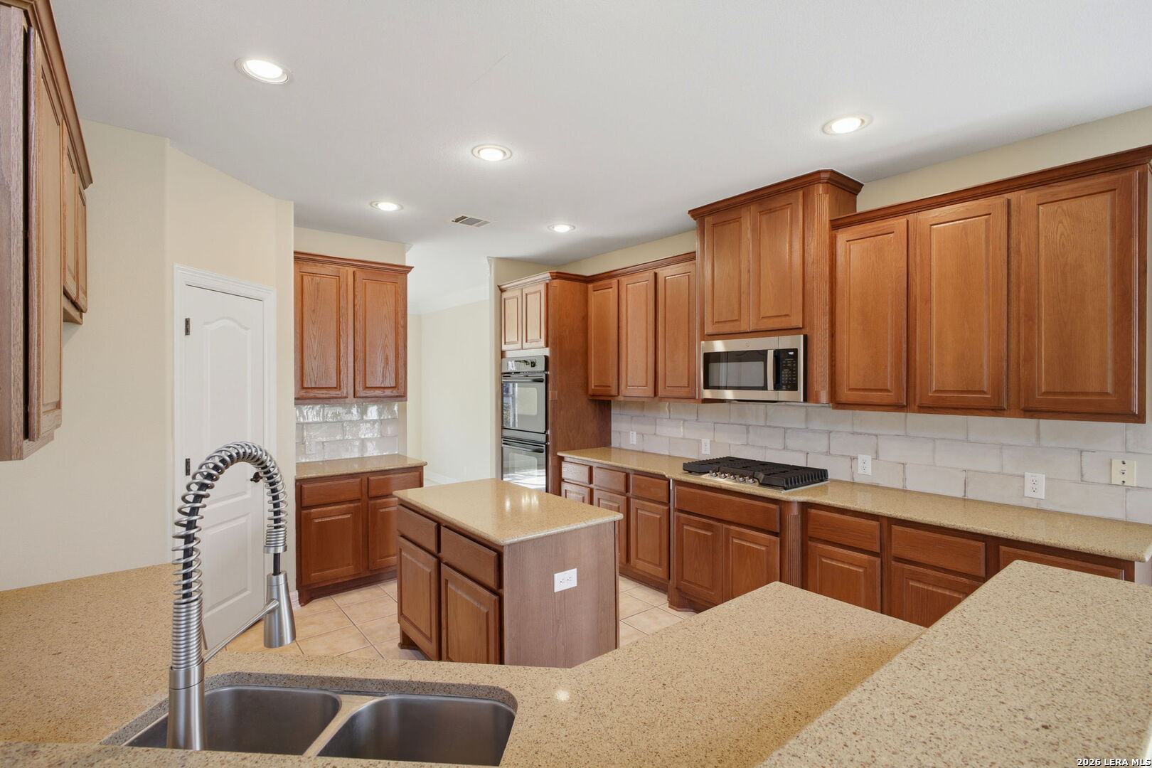 522 Heather Ridge San Antonio TX 78260