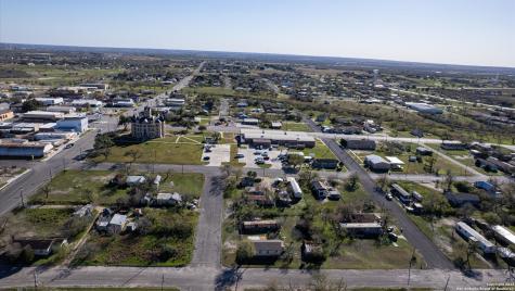 217 N Park Avenue Karnes City TX 78118