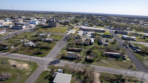 217 N Park Avenue Karnes City TX 78118