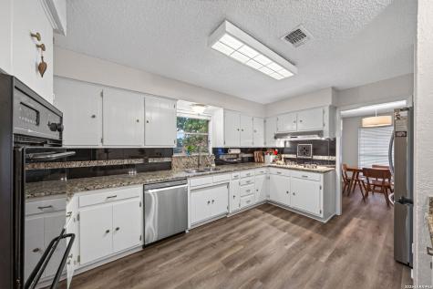 5902 Northgap Street Windcrest TX 78239