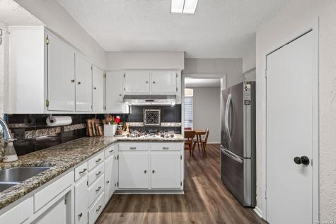 5902 Northgap Street Windcrest TX 78239