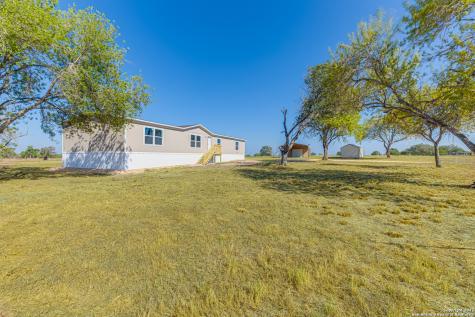 11903 N State Highway 123 Falls City TX 78113