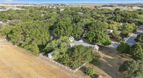101 Country Lane Castroville TX 78009