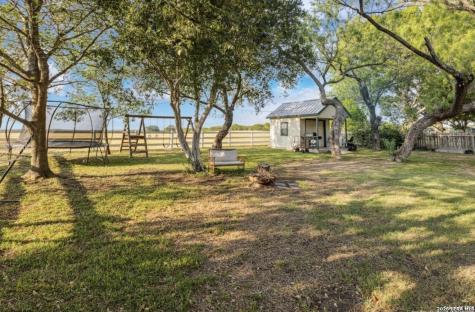 101 Country Lane Castroville TX 78009