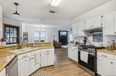 101 Country Lane Castroville TX 78009