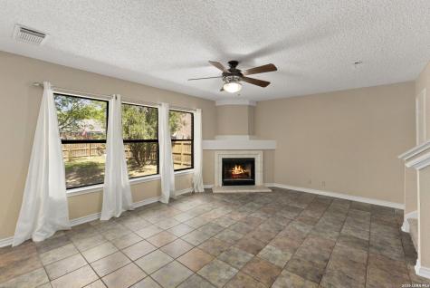 9615 Hillside Trail San Antonio TX 78250