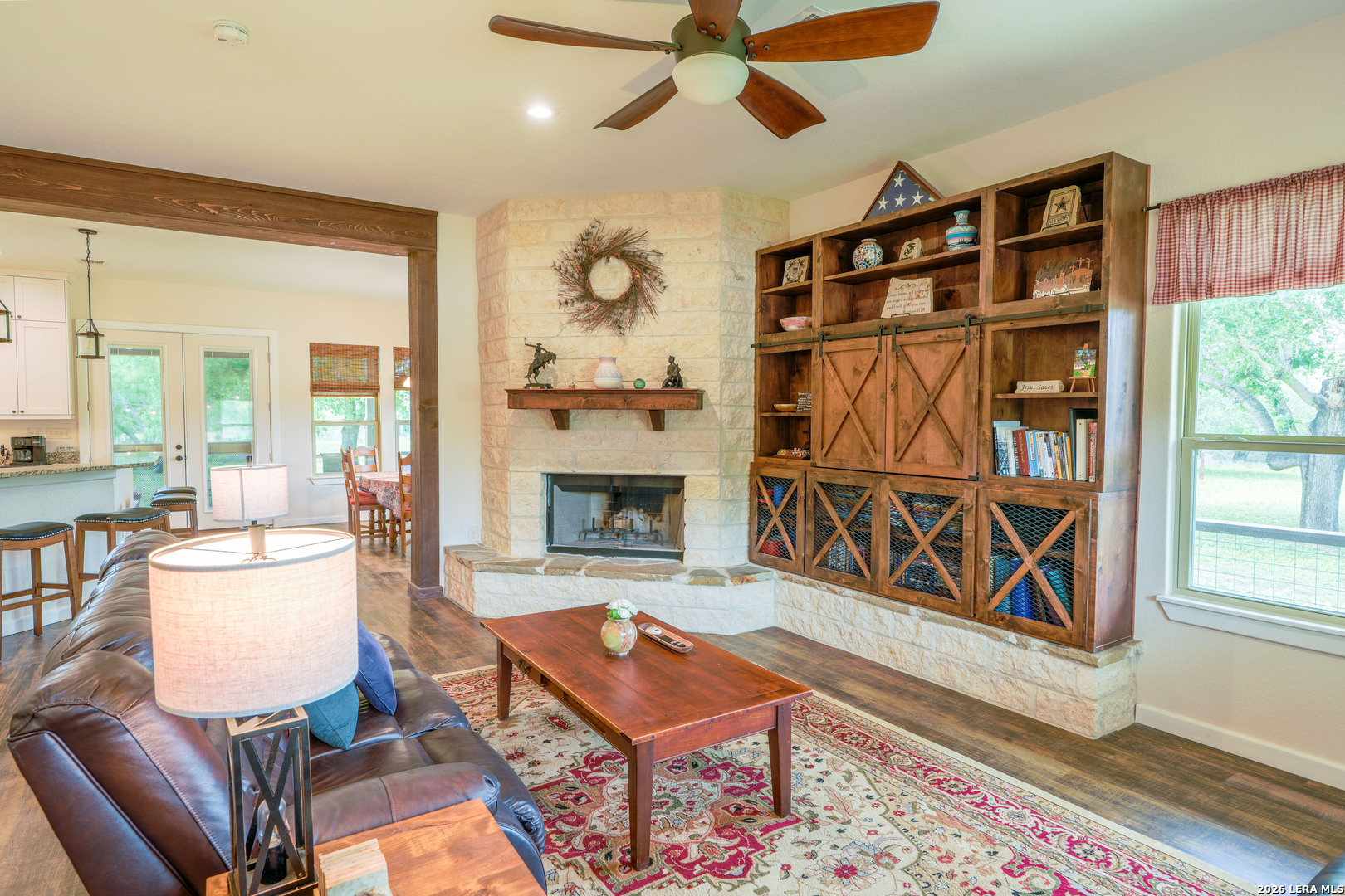 1407 County Road 761 Devine TX 78016