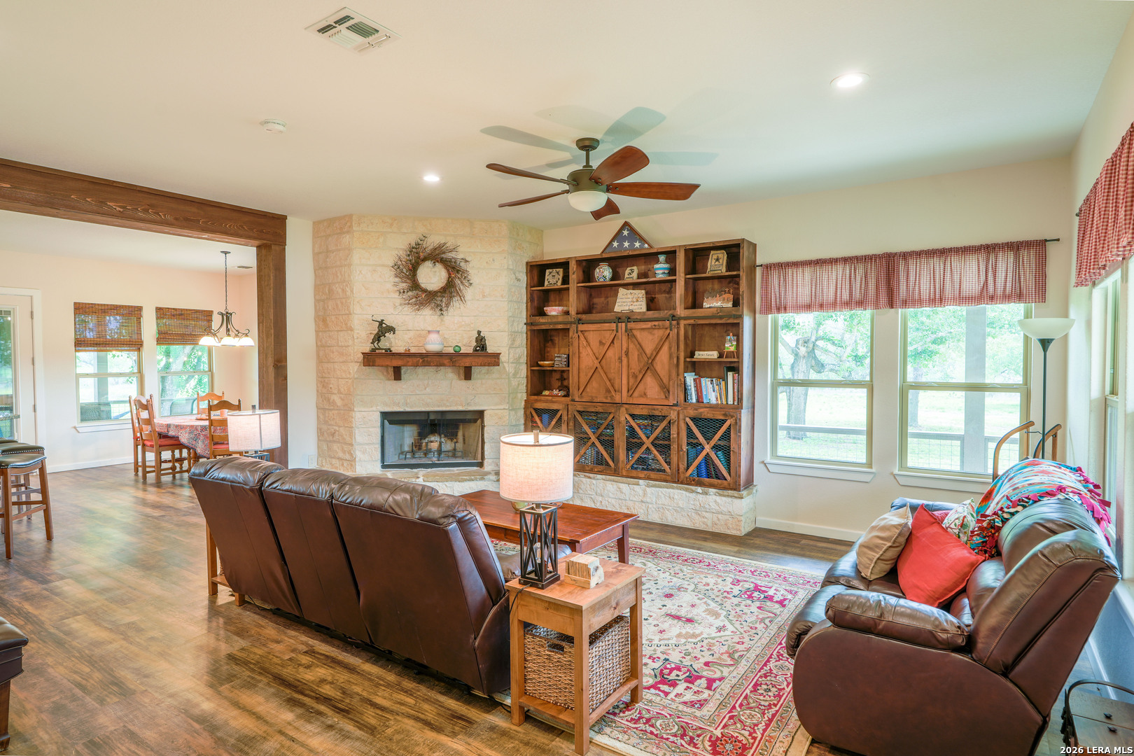 1407 County Road 761 Devine TX 78016