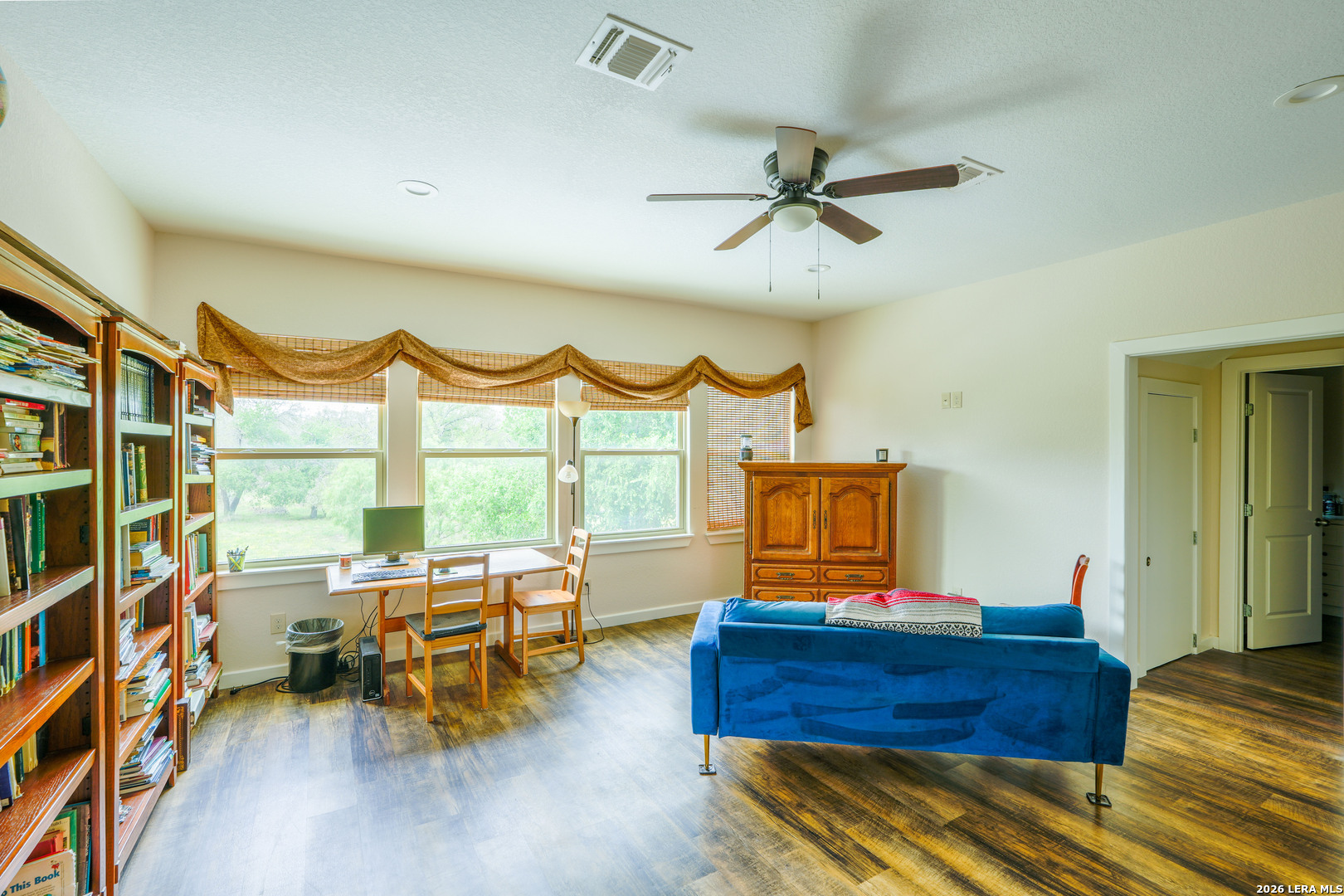 1407 County Road 761 Devine TX 78016