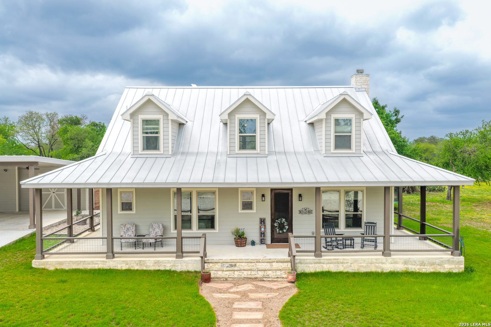 1407 County Road 761 Devine TX 78016