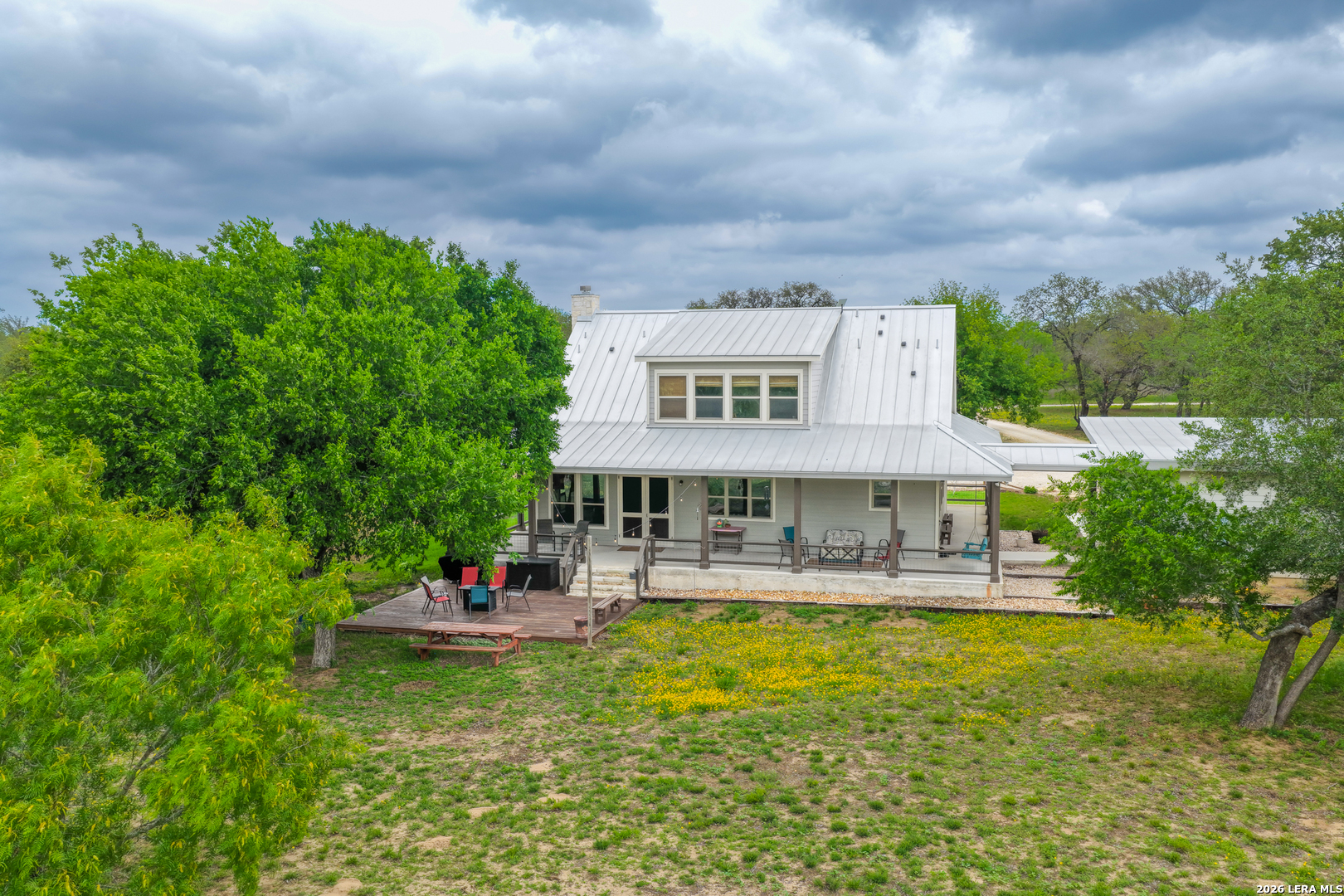 1407 County Road 761 Devine TX 78016