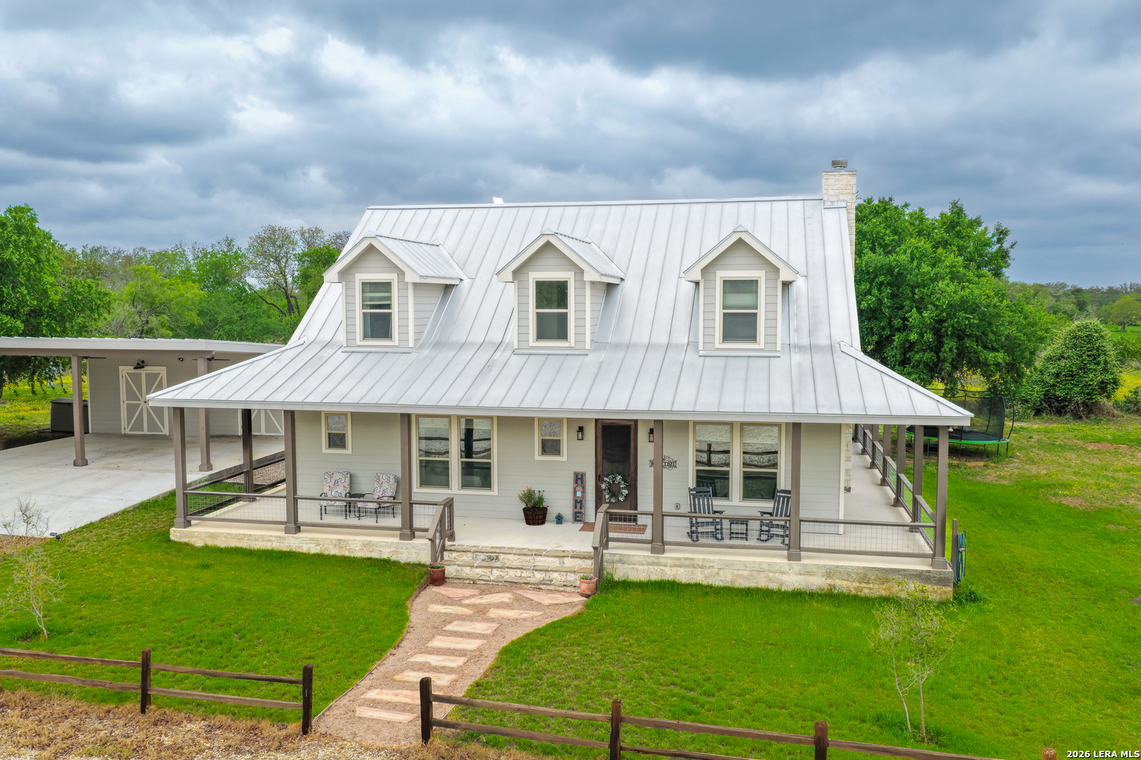 1407 County Road 761 Devine TX 78016
