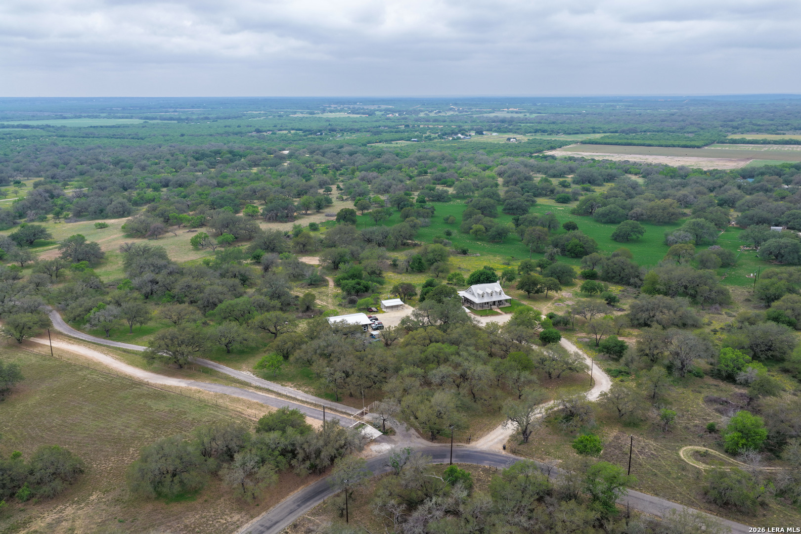 1407 County Road 761 Devine TX 78016