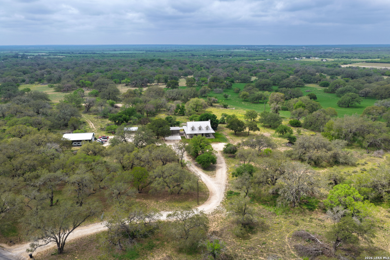 1407 County Road 761 Devine TX 78016