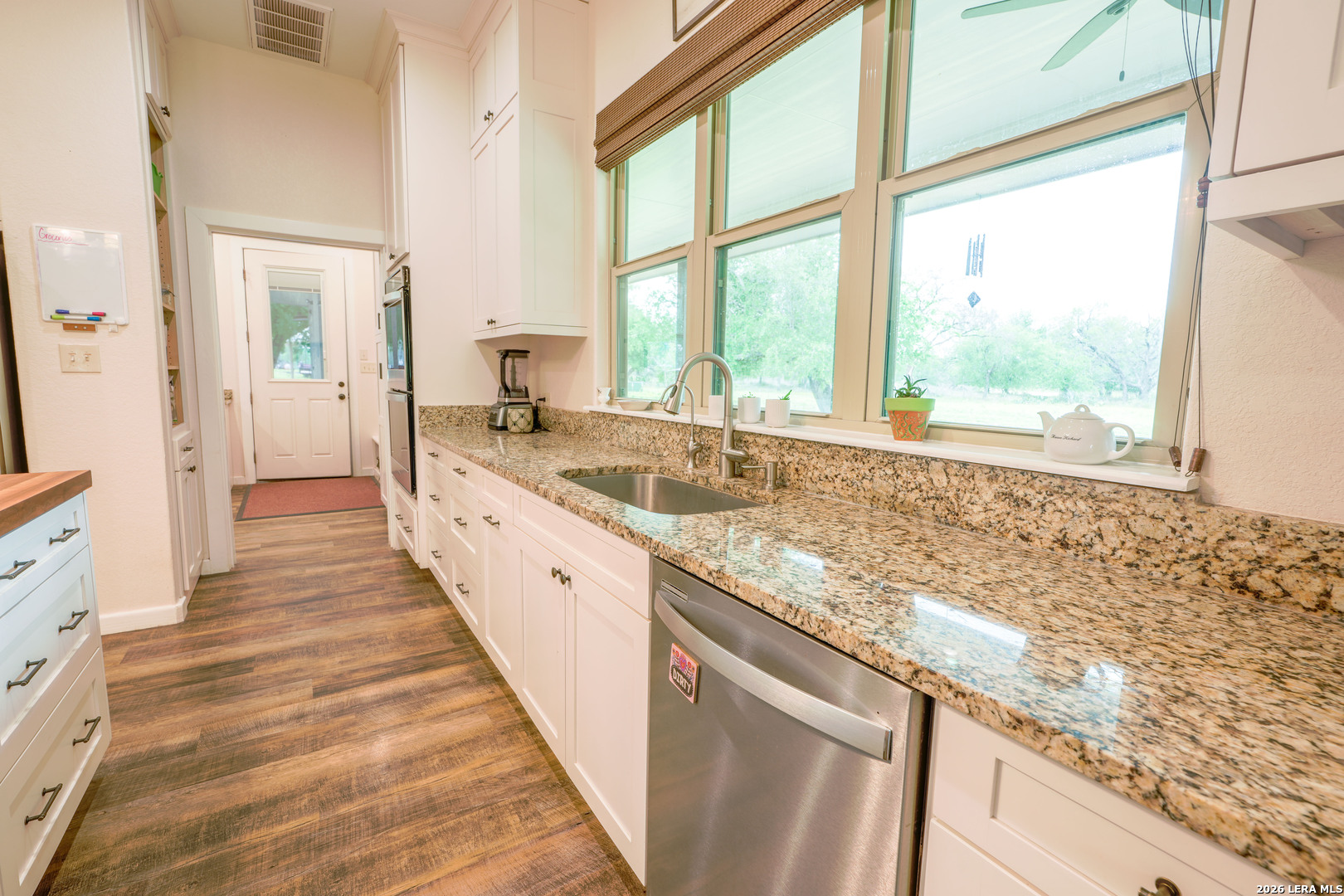 1407 County Road 761 Devine TX 78016