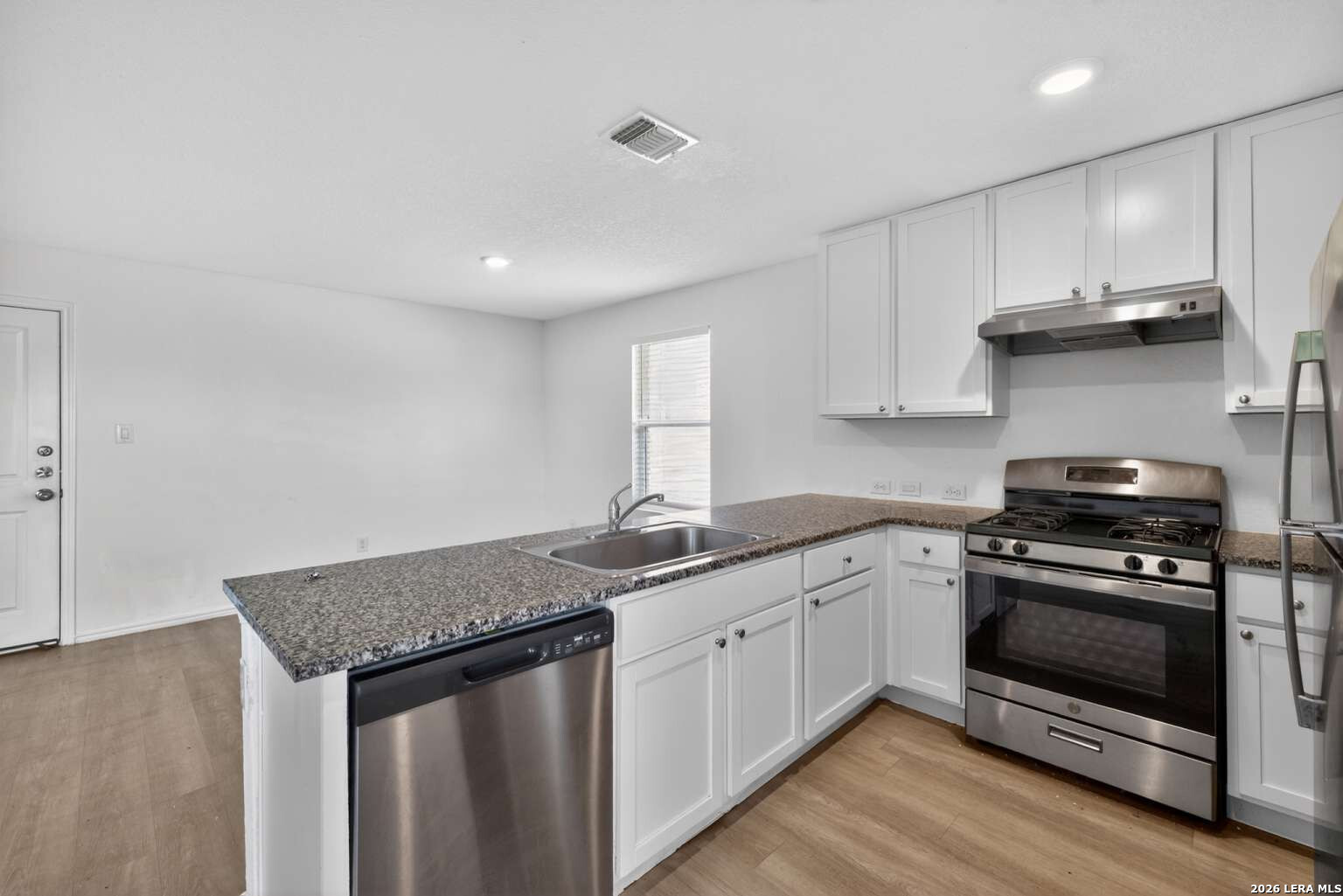 6630 Willow Landing Converse TX 78109
