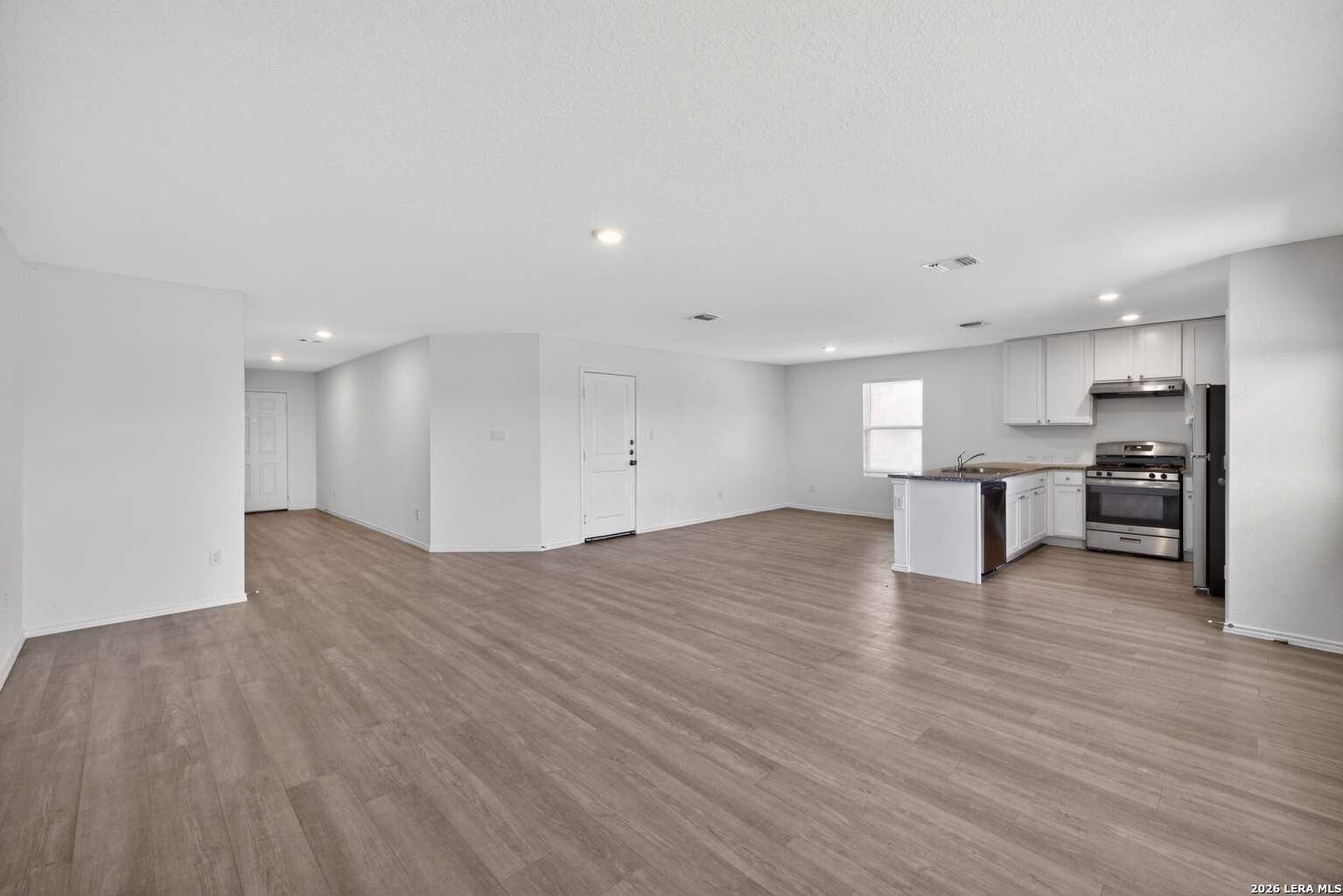 6630 Willow Landing Converse TX 78109