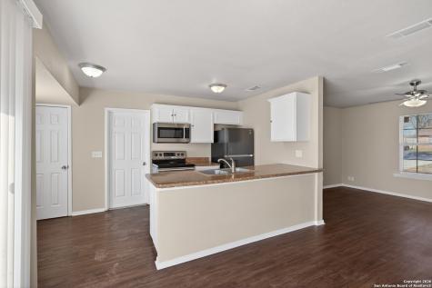 5822 Castle Hunt San Antonio TX 78218