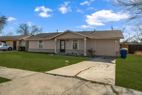 5822 Castle Hunt San Antonio TX 78218