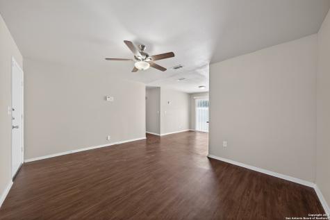 5822 Castle Hunt San Antonio TX 78218