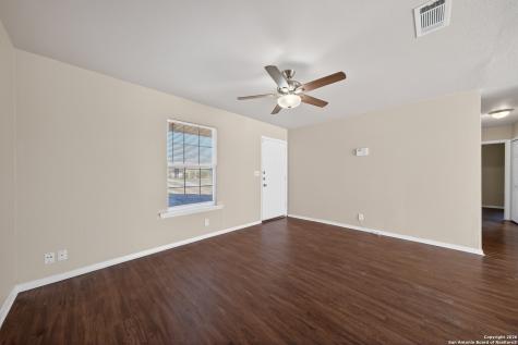 5822 Castle Hunt San Antonio TX 78218