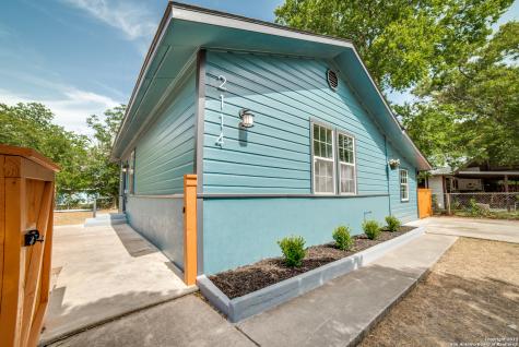 2114 N Camp Street Seguin TX 78155