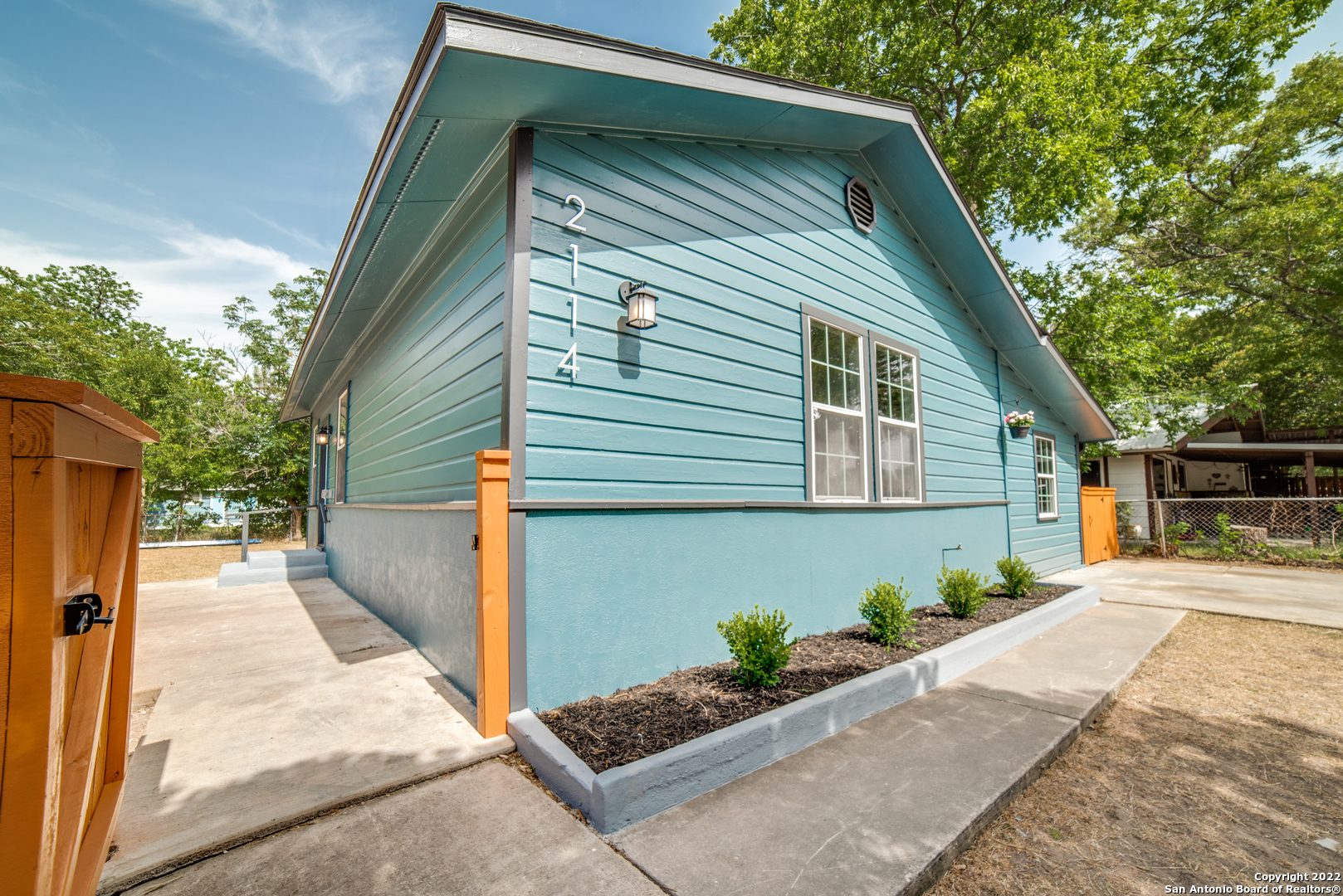 2114 N Camp Street Seguin TX 78155