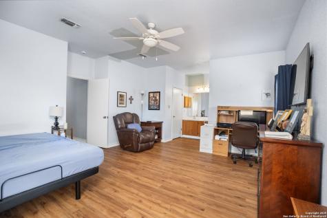 245 Bluffcreek La Vernia TX 78121