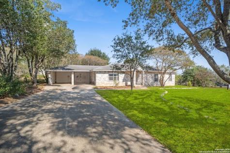245 Bluffcreek La Vernia TX 78121