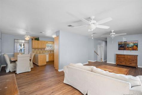 245 Bluffcreek La Vernia TX 78121